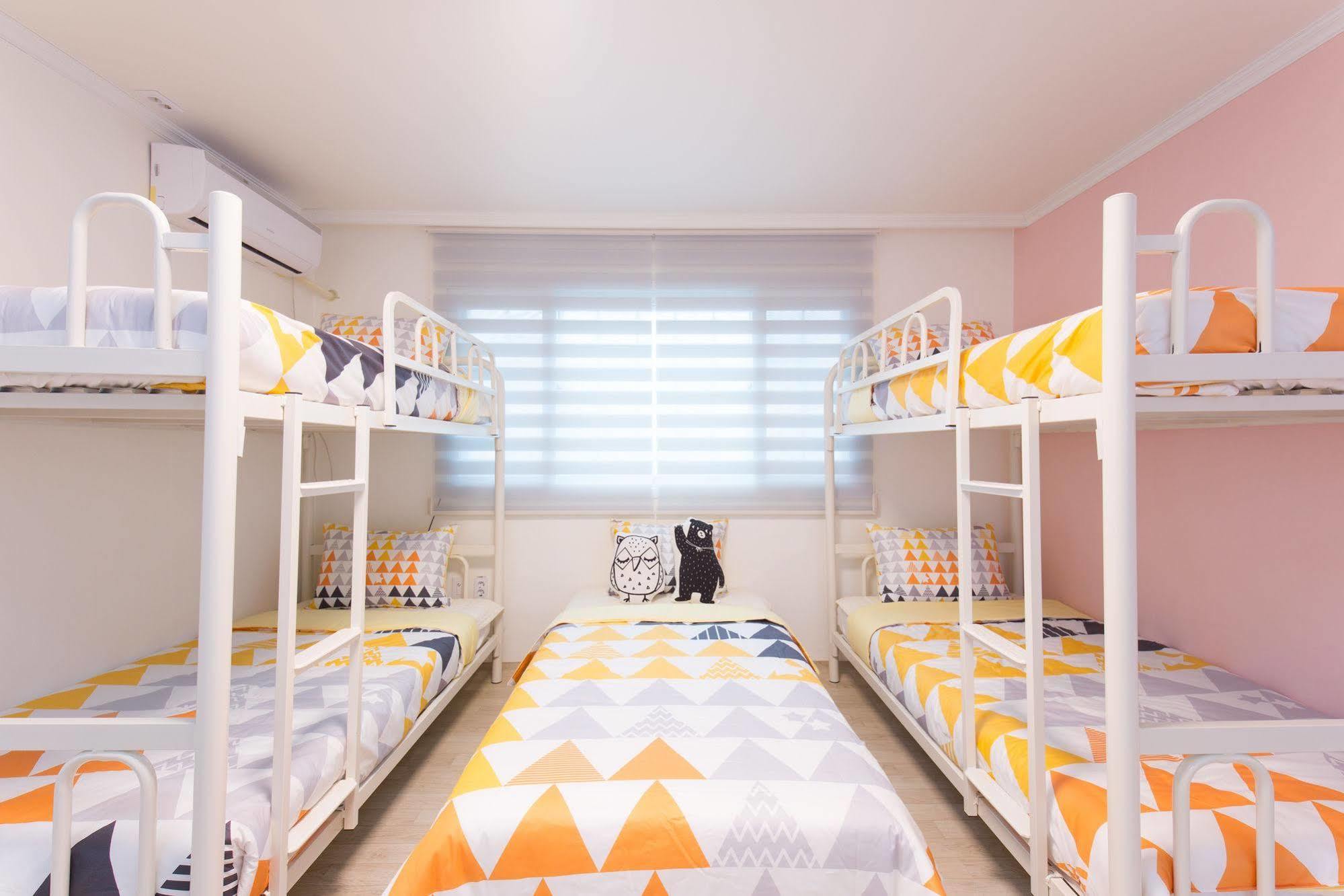 Stay Now Hongdae Seoul Luaran gambar