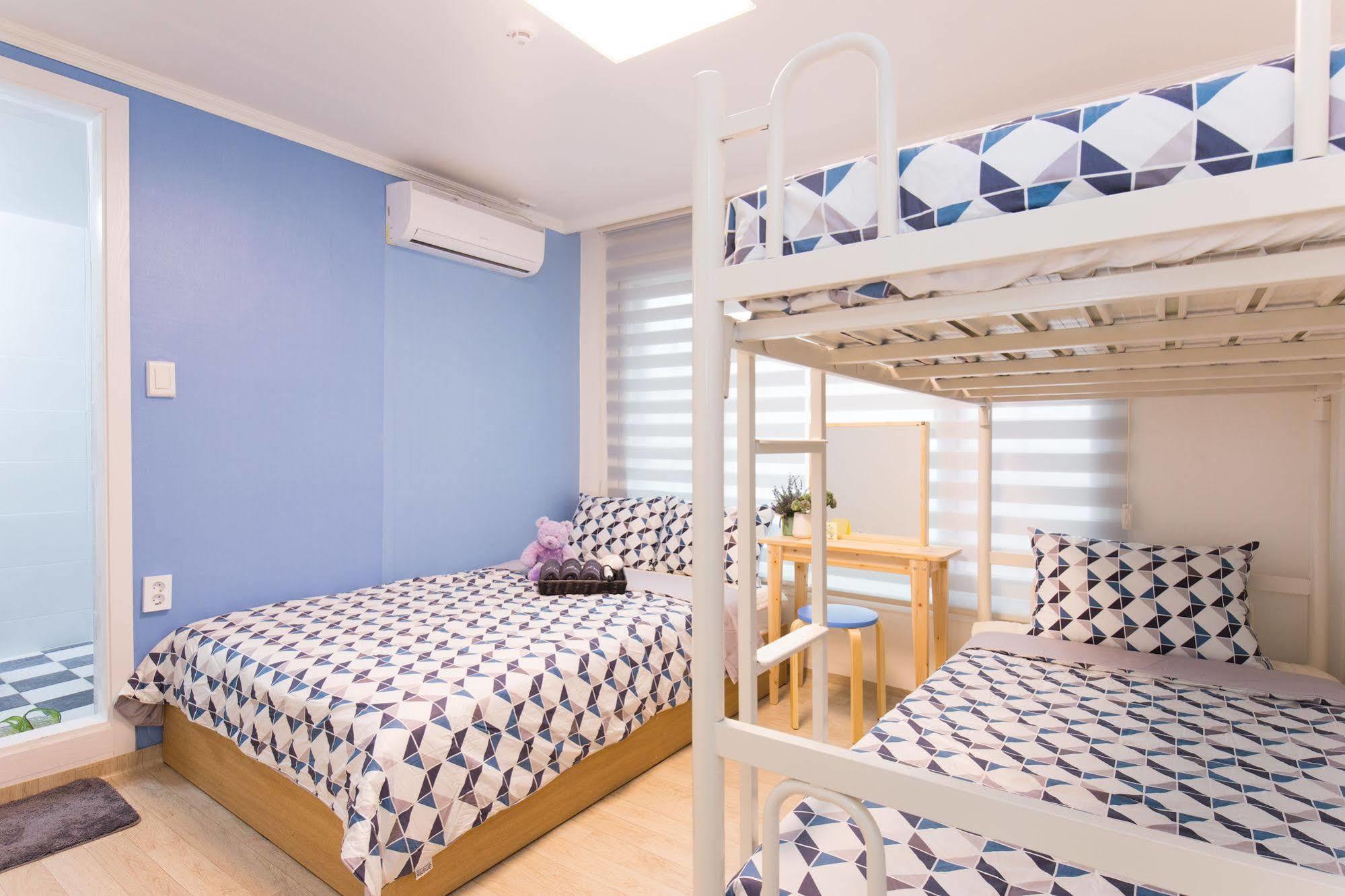 Stay Now Hongdae Seoul Luaran gambar