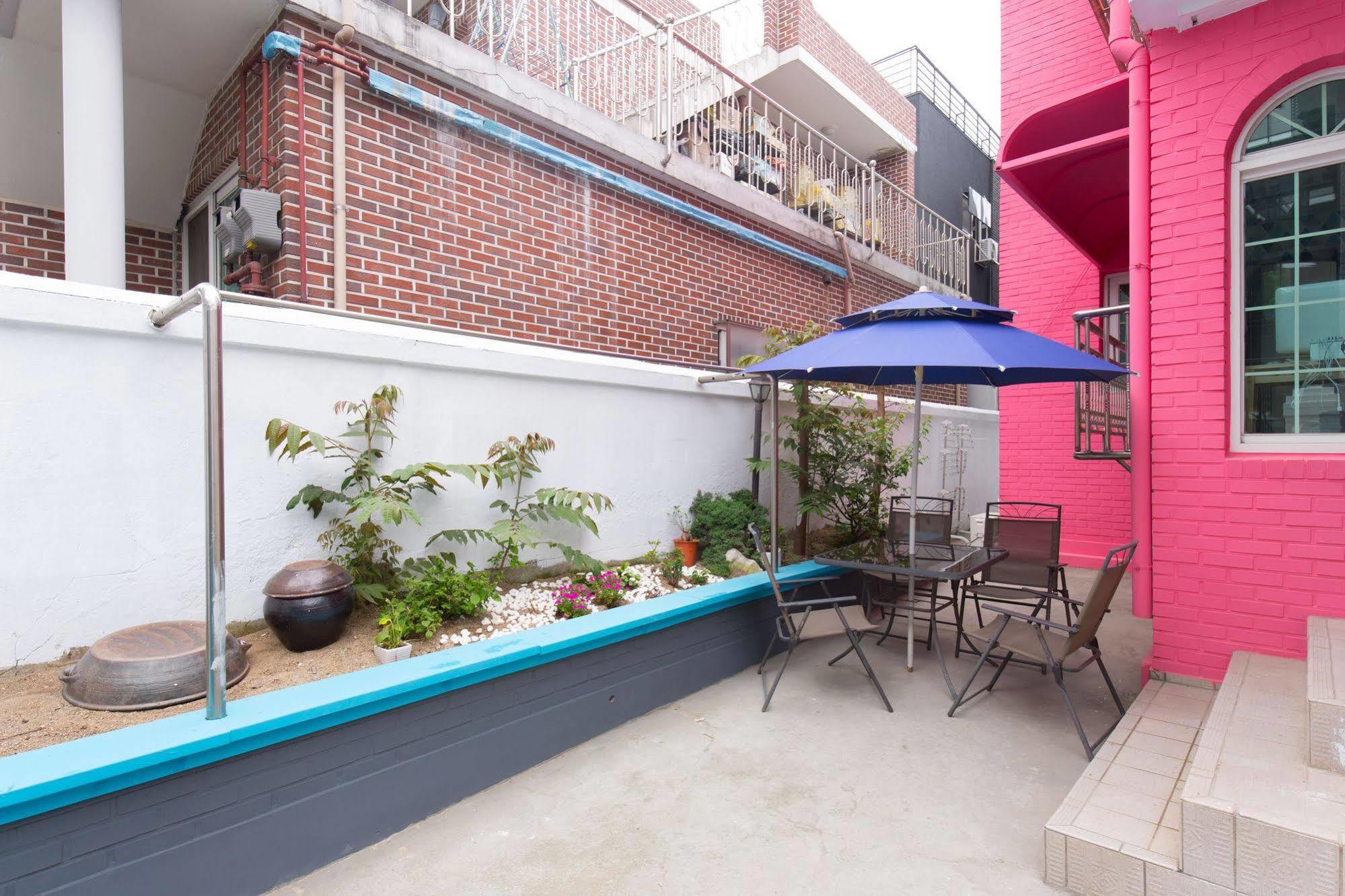 Stay Now Hongdae Seoul Luaran gambar