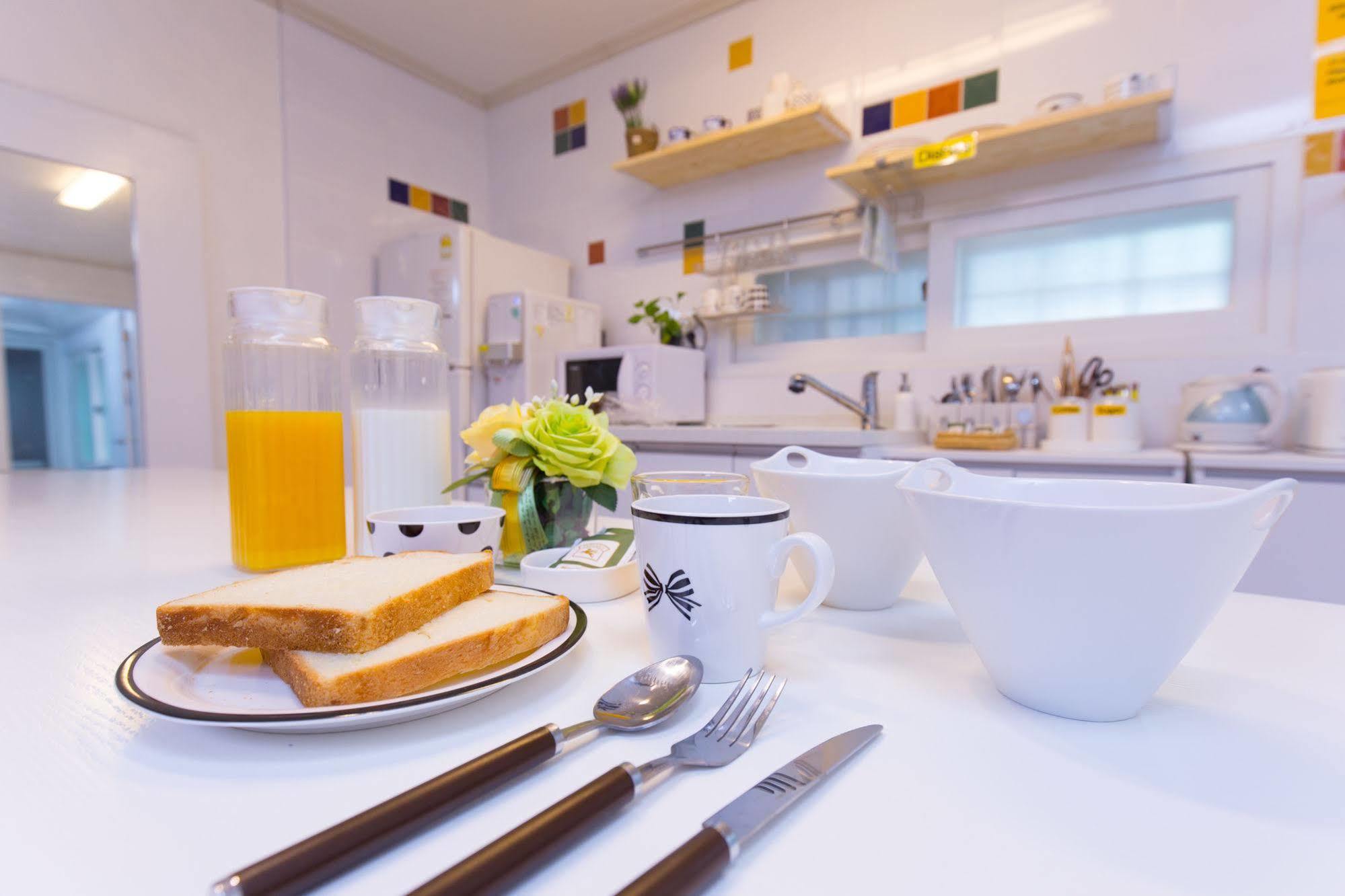 Stay Now Hongdae Seoul Luaran gambar