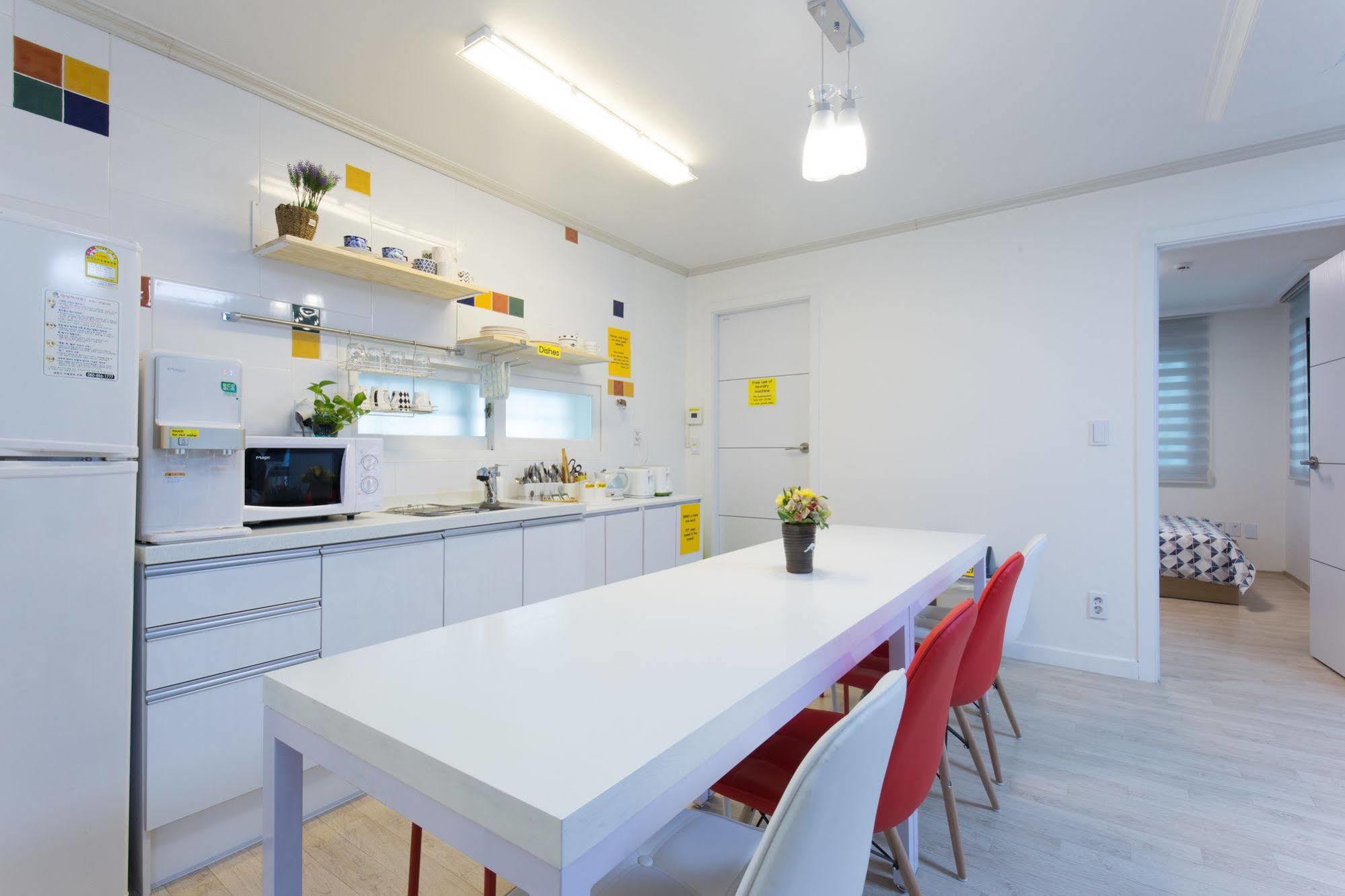 Stay Now Hongdae Seoul Luaran gambar